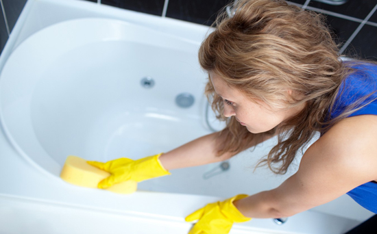 Как очистить известковый налет в ванной